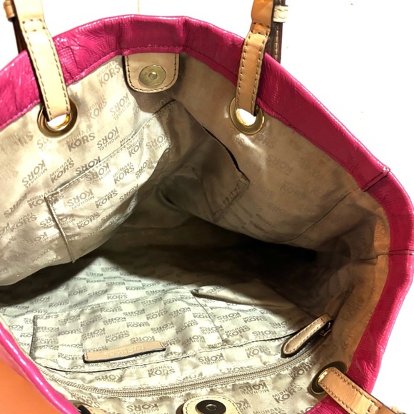 Michael Kors Pink signature print metallic leather Tote Bag - Picture 6 of 8